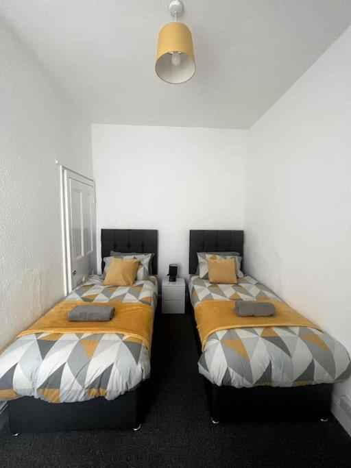 Вілла Large 3 Bed - 10 Mins To Centre Ліверпуль Екстер'єр фото